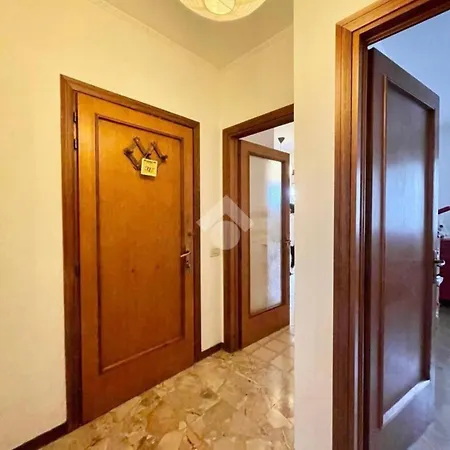 Rent Cucci